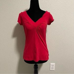 Tresics | Red V-Neck Short Sleeved Top